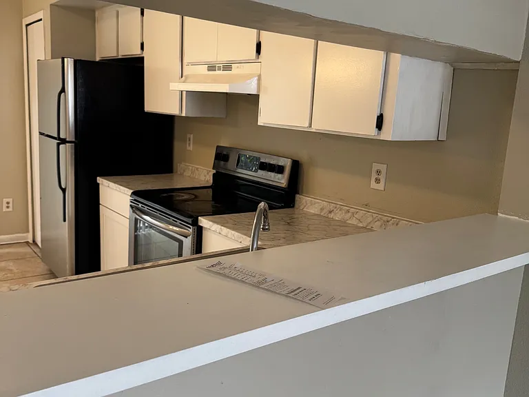 2305 N Johnson St #D — Photo 2