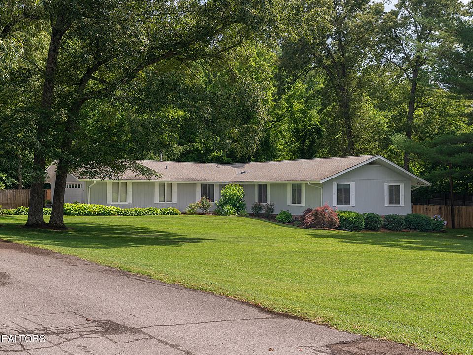 1st image of 332 Crossfield Dr