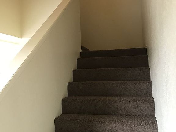 4th image of 425 Anna Cir