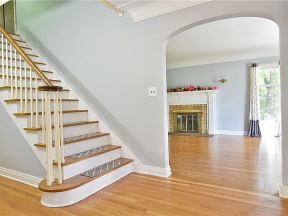 3rd image of 422 Perkinswood Blvd SE