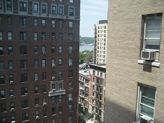 Rented by City Connections Realty | media 33