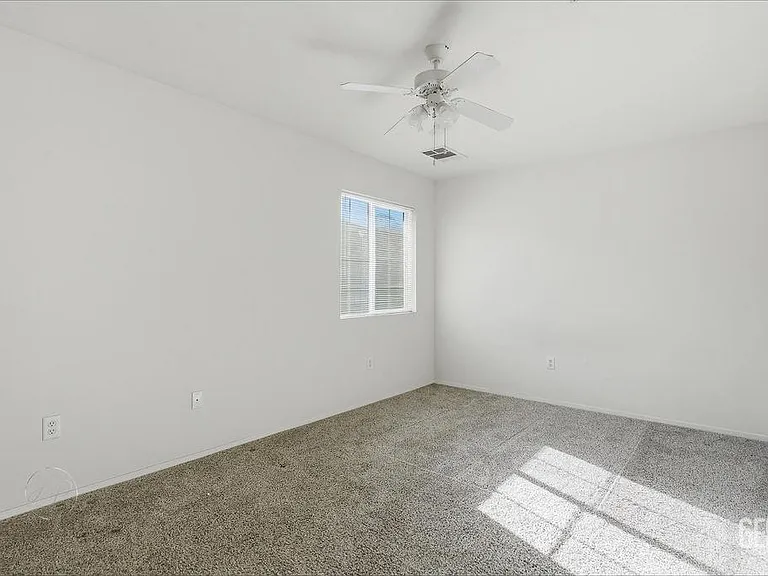600 E Hosking Ave #10 — Photo 17