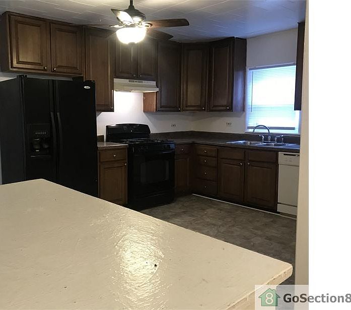 2nd image of 10317 S Bensley Ave