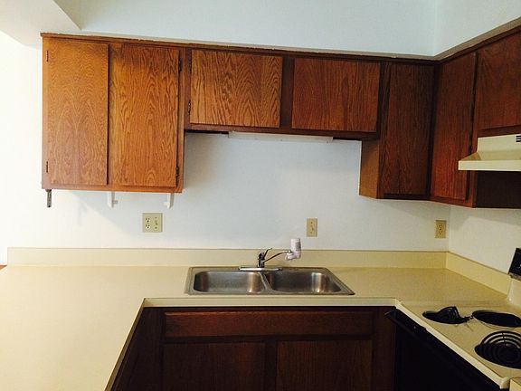 2nd image of 606 Casa Park Ct #D