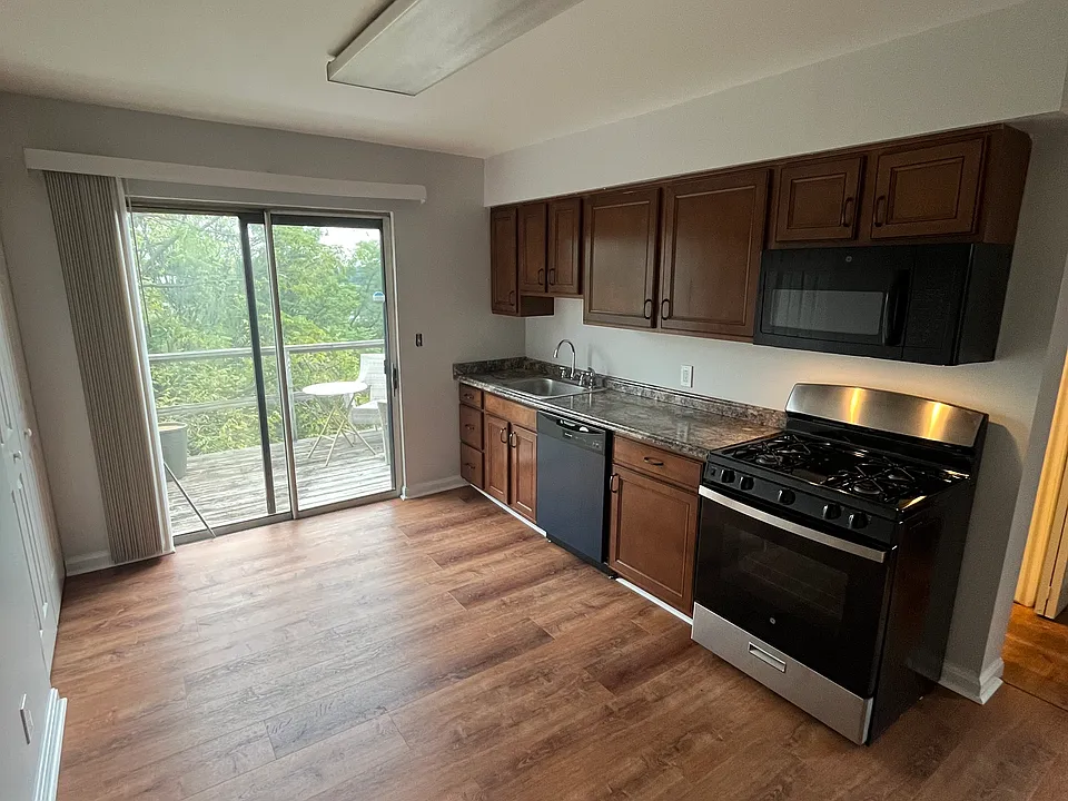 41 Boggs Ave #3