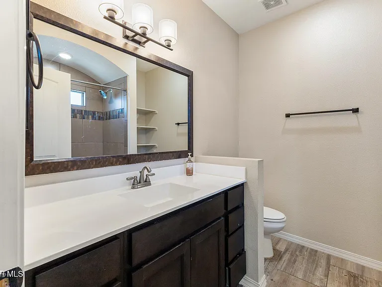 805 Hc Gilbert Minjares Dr #A — Photo 10