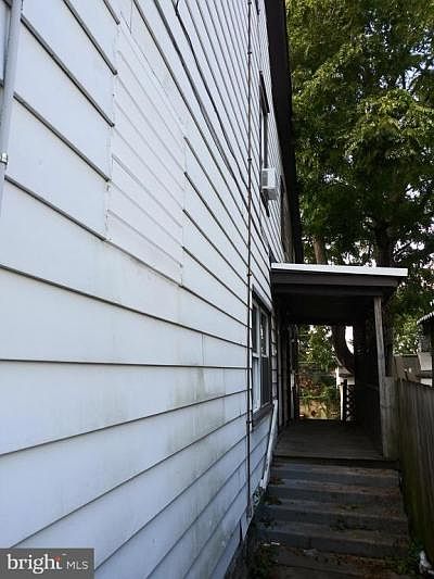 Building Photo 4