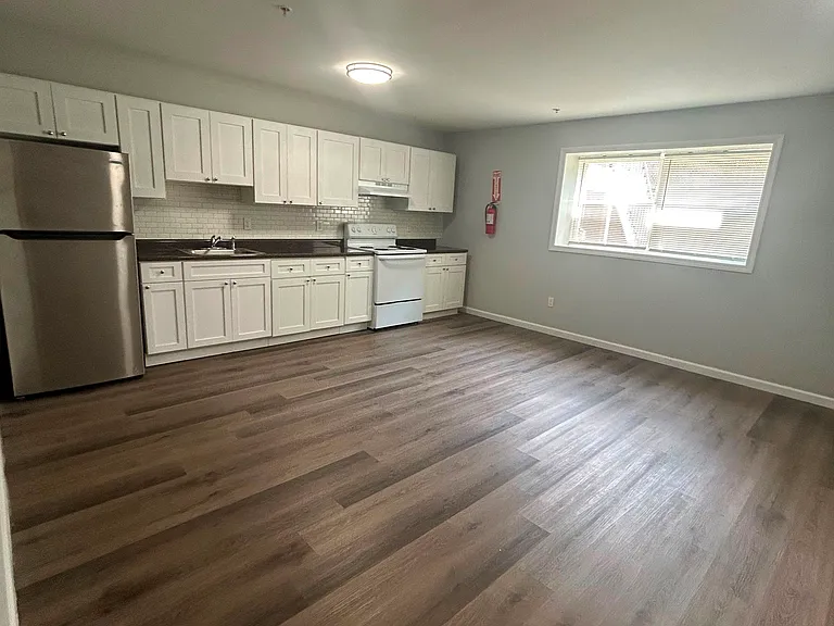 40 12th Ave #1 — Photo 7