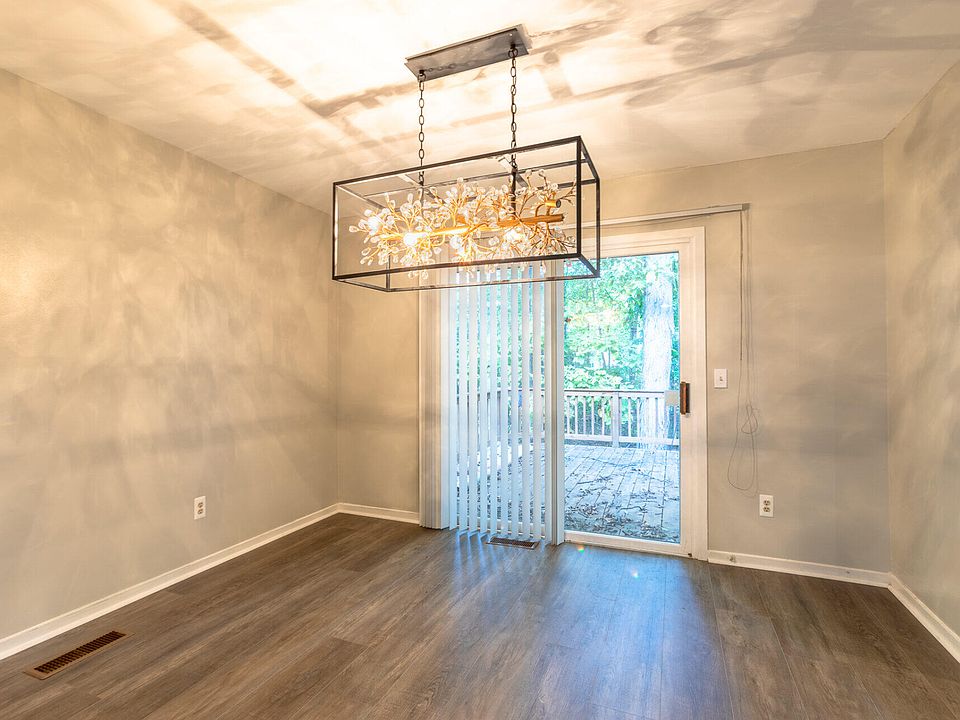 6257 Gatewood, photo 8