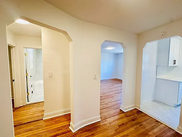1754 Seminole Avenue — Photo 3