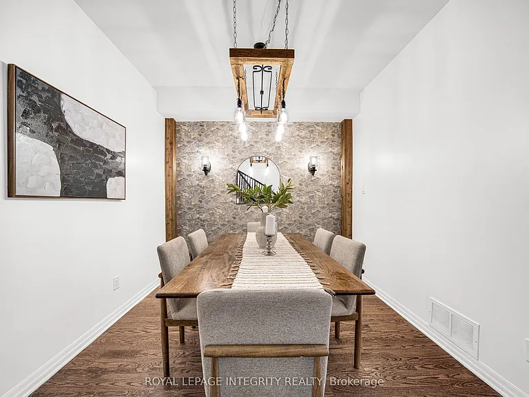 114 Hawkeswood Dr — Photo 8