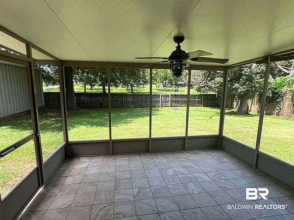 2nd image of 19261 Oak Hillcrest Dr