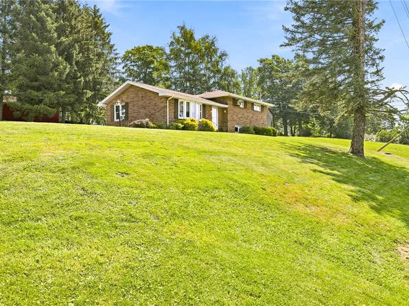 220 Water St, Donegal, PA 15628