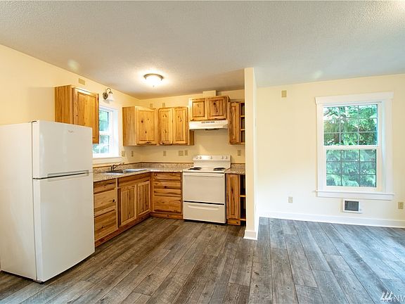 5th image of 81 E Herron Pl