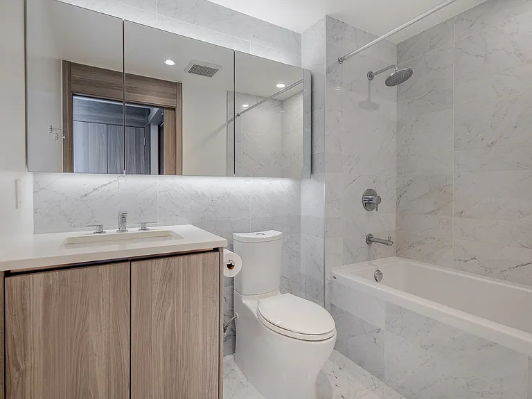 4730 Lougheed Hwy #2501 — Photo 12