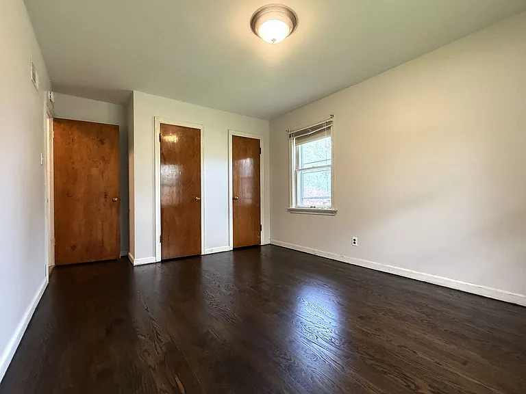 9221 Waldorf Dr — Photo 9