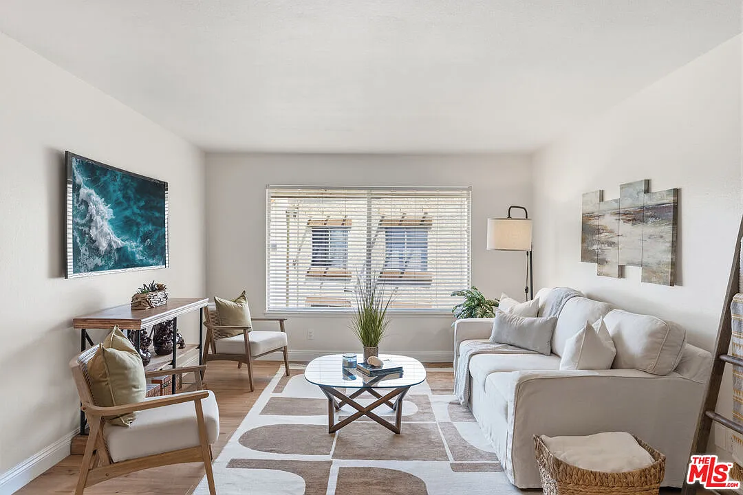 2 bed, 2.0 bath, 967 sqft, $2,950 — Photo 4