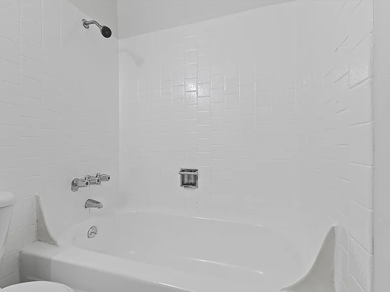 Anchor Apartments — Photo 37