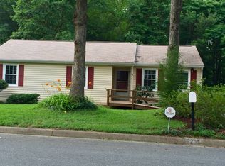 9207 Lost Forest Dr, North Chesterfield, VA 23237