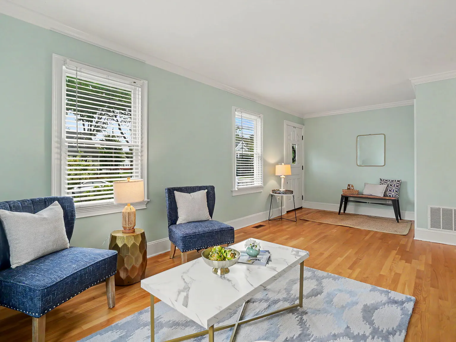 3 bed, 1.5 bath, 1831 sqft, $4,400 — Photo 3