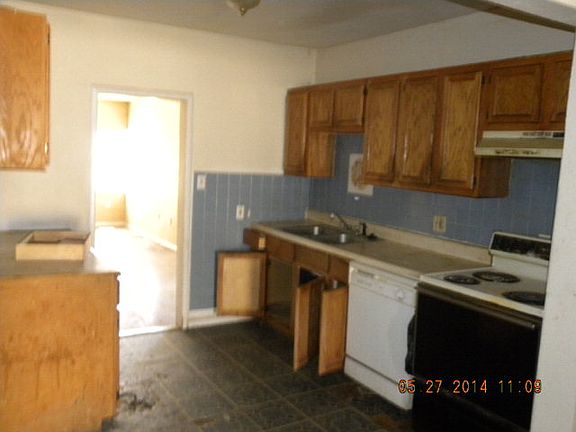 3rd image of 625 Cactus St