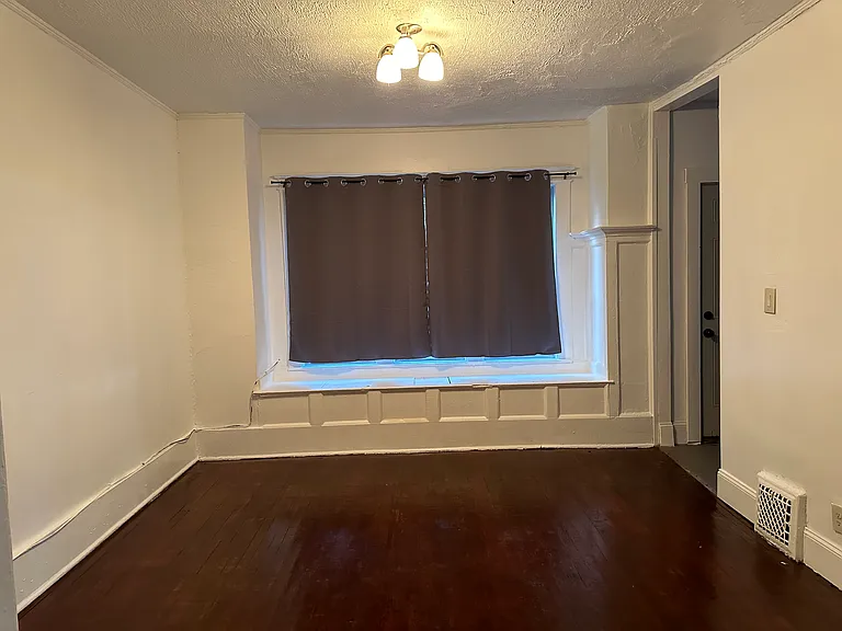 3352 Hudson Ave — Photo 3