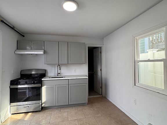 5th image of 299 Colony Ave #2B