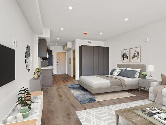 2nd image of 919 S Harvard Blvd #305