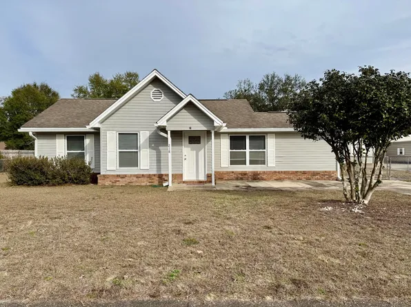 218 Walker Cir W, Crestview, FL 32539