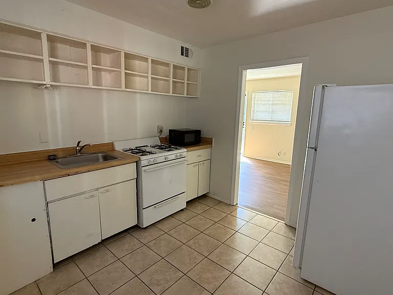 55 N Evergreen St #1 — Photo 8