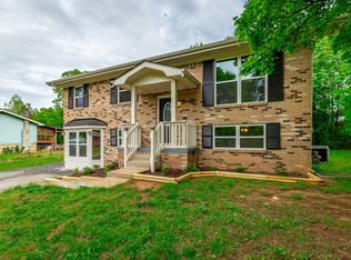 589 Pinewood Cir, Fort Oglethorpe, GA 30742