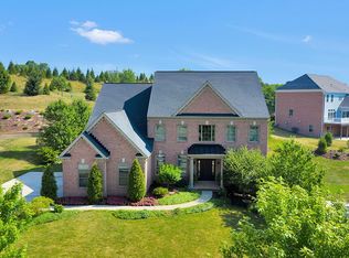 2272 Glendale Dr, Pittsburgh, PA 15241