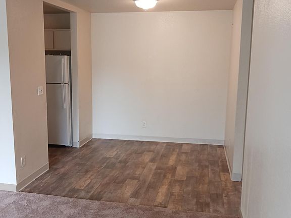 5th image of 36 N Jackson Ave APT 207