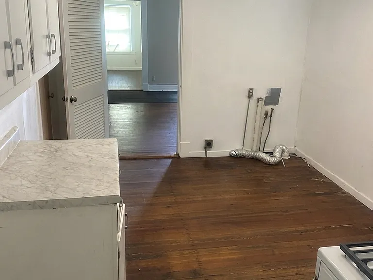 2096 Court Ave #1 — Photo 12