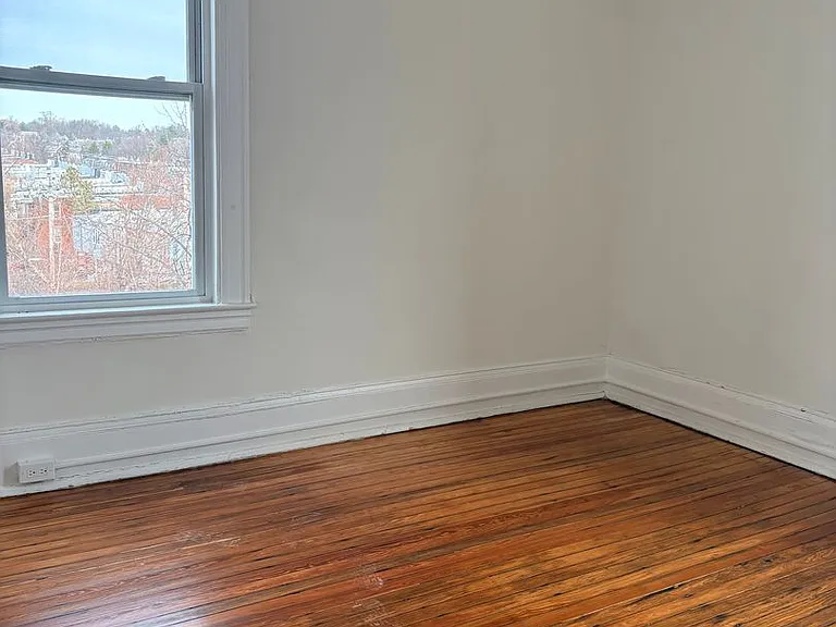 The Woodrow at 300 E 30th Street — Photo 58