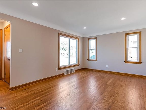 3rd image of 6209 Archmere Ave