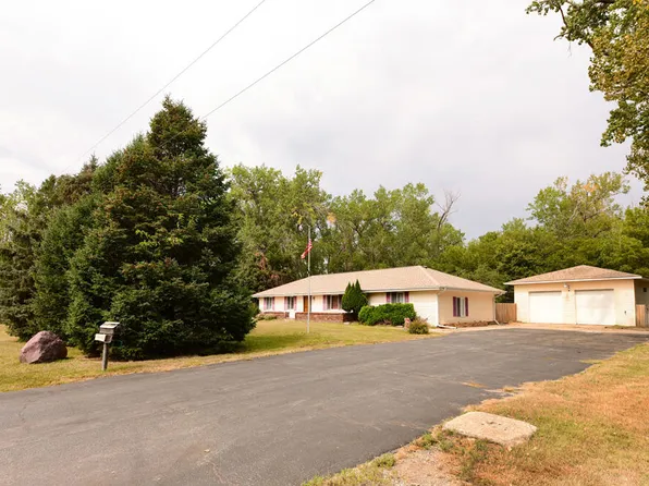 1802 Avenue Q, Carter Lake, IA 51510
