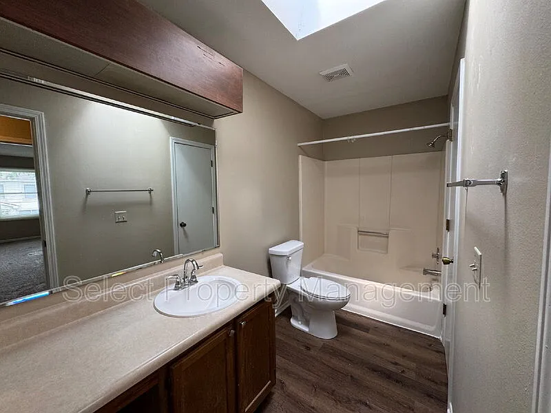 2 bed, 1.5 bath, $1,299 — Photo 2