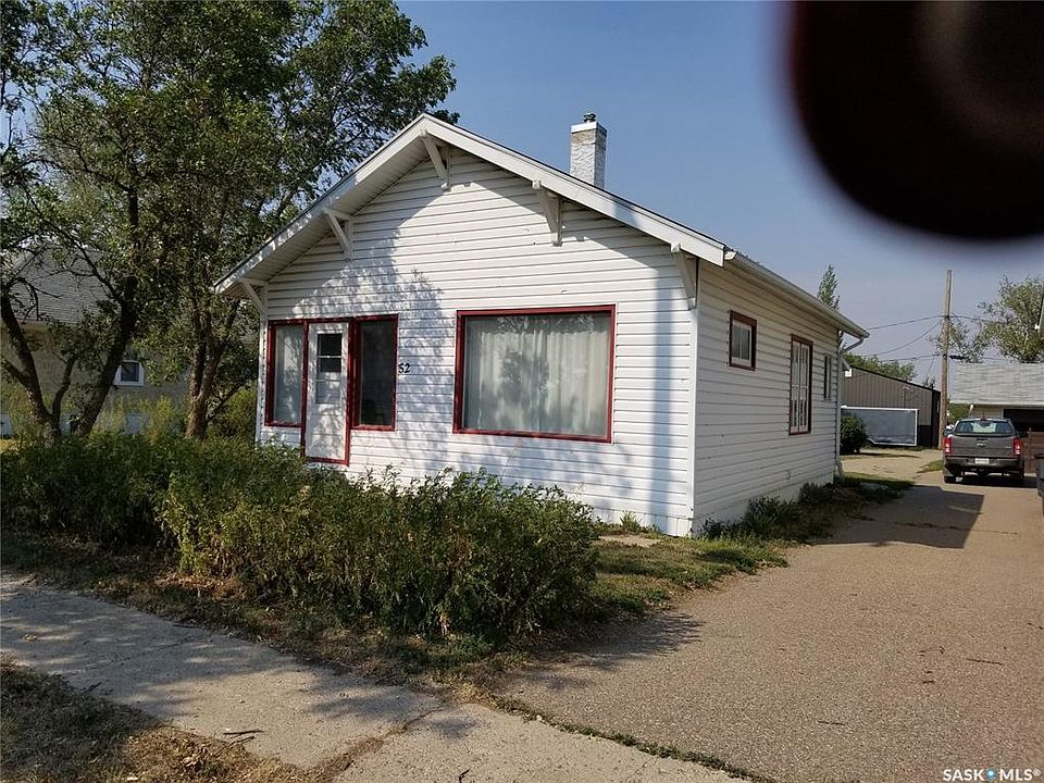 52 1st Ave E, Central Butte, SK S0H 0T0 MLS SK865343 Zillow