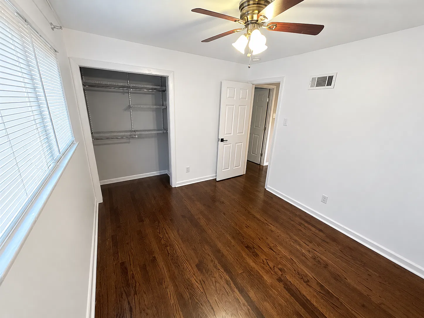 2 bed, 1026 sqft, $2,200 — Photo 4