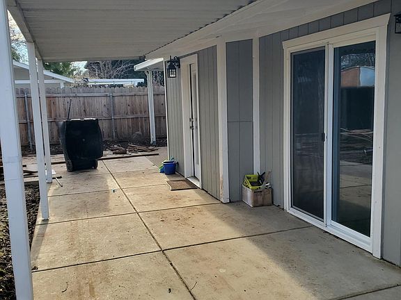 5th image of 212 Duranta St