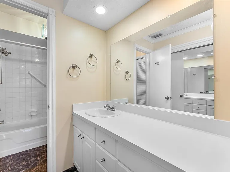 8000 Lagos De Campo Blvd #A-307 — Photo 21