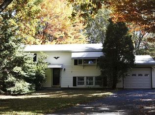 6 Woodridge Dr, Barkhamsted, CT 06063