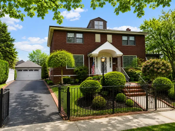 4751 161st St, Flushing, NY 11358