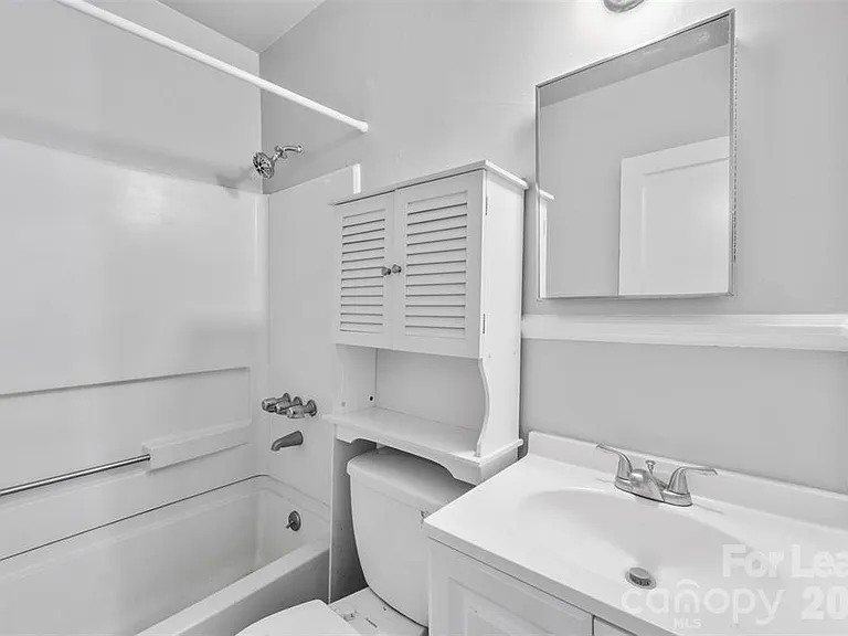 1936 Garibaldi Ave — Photo 7