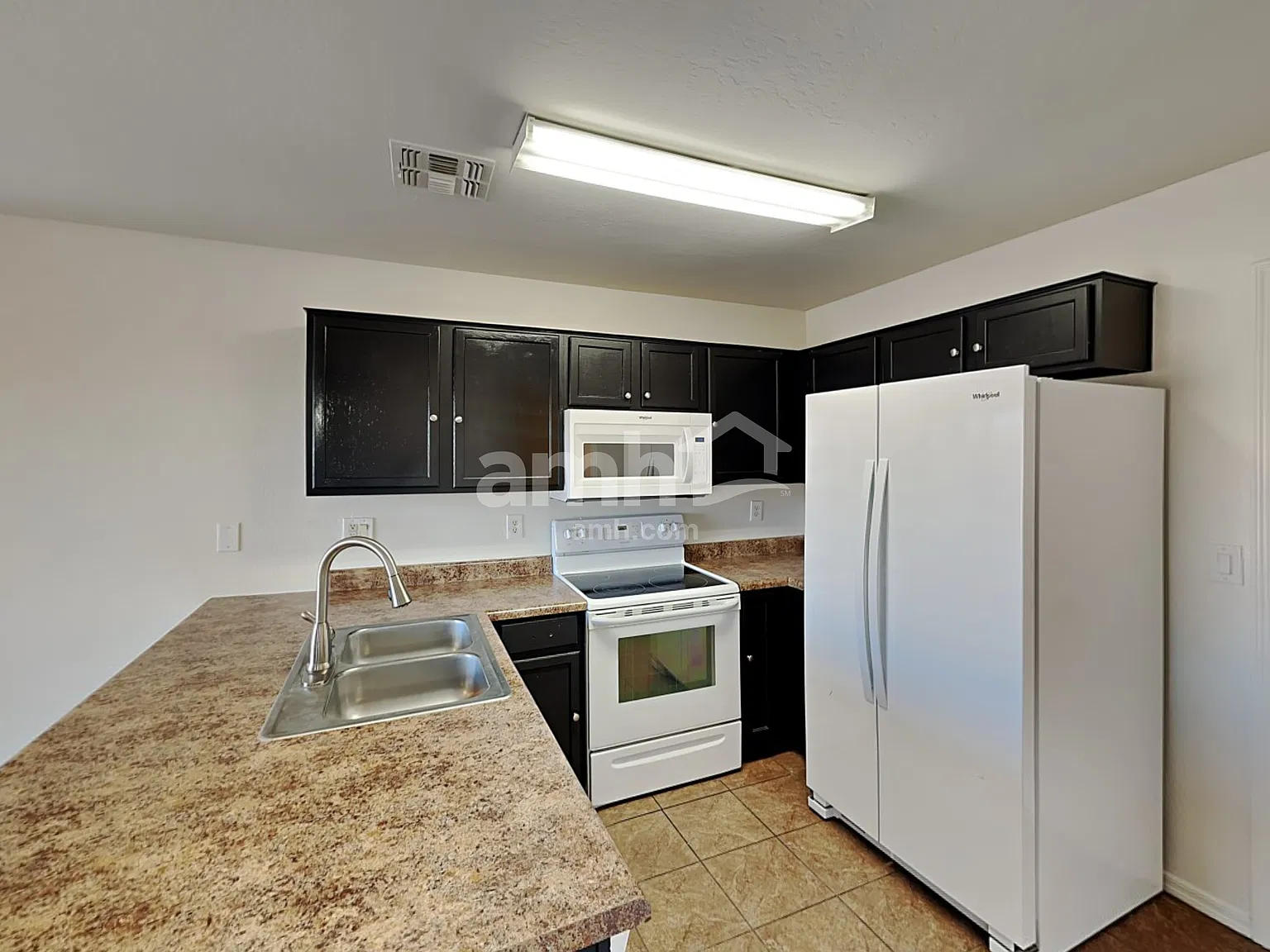 4 bed, 2.5 bath, 1504 sqft, $2,160 — Photo 4