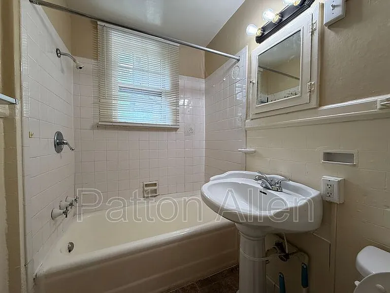 83 Edgemont Rd #4 — Photo 12