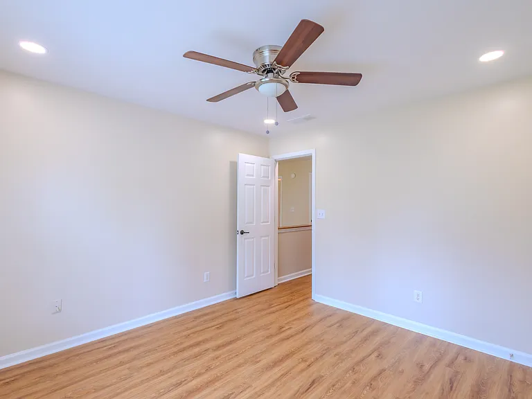 650 Cedar Creek Dr — Photo 38