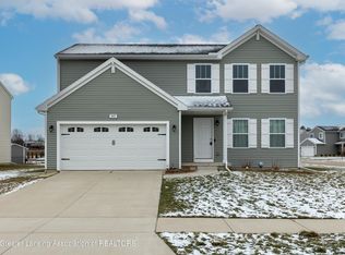 887 Saint Johns Chase, Grand Ledge, MI 48837