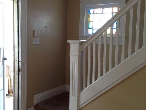 3rd image of 215 Pleasant Ave